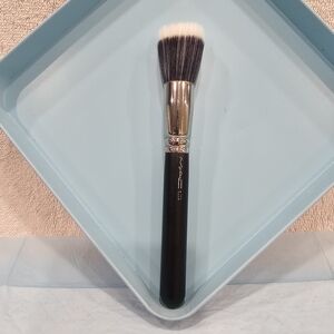 MAC Cosmetics Large Duo Fiber Foundation Makeup Brush 187S